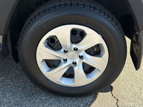 Certified 2023 Toyota RAV4 LE FWD image 30