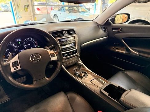 Used 2012 Lexus IS 250C w/ Luxury Pkg RWD image 20