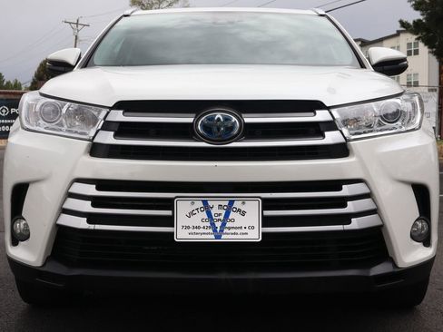 Used 2017 Toyota Highlander XLE AWD/4WD image 13