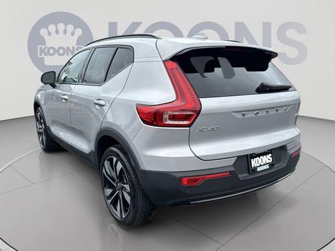 Used 2023 Volvo XC40 B5 Plus w/ Protection Package Premier AWD/4WD image 8