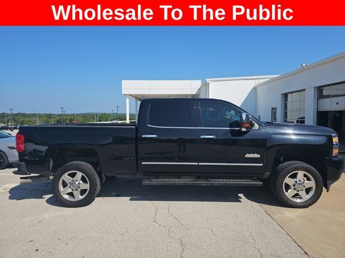 Used 2015 Chevrolet Silverado 2500 High Country w/ Duramax Plus Package AWD/4WD image 2
