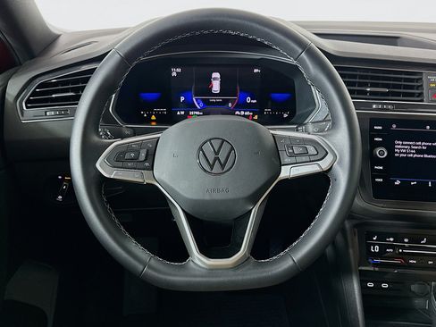 Used 2023 Volkswagen Tiguan SE FWD image 18