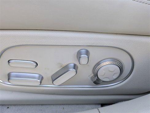 Used 2025 Genesis G90 3.5T image 19