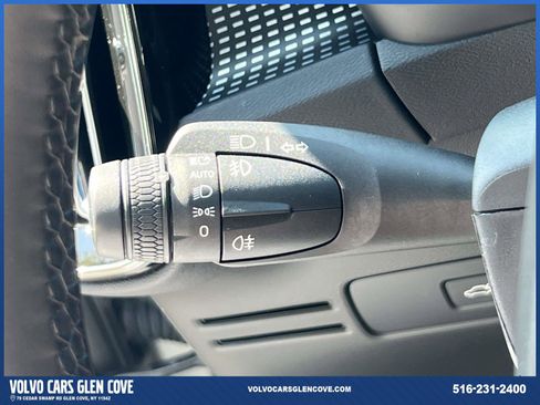 Used 2025 Volvo XC40 B5 Ultra w/ Climate Package image 23