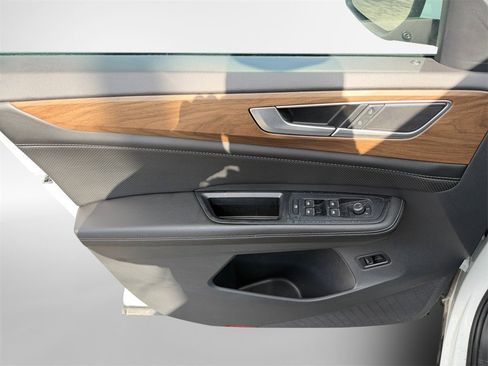 Used 2024 Volkswagen Atlas SE image 17