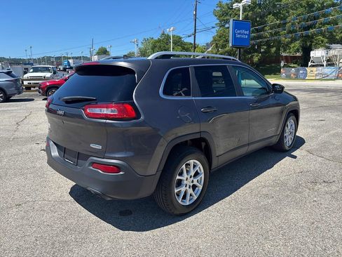Used 2016 Jeep Cherokee Latitude w/ Comfort/Convenience Group AWD/4WD image 5