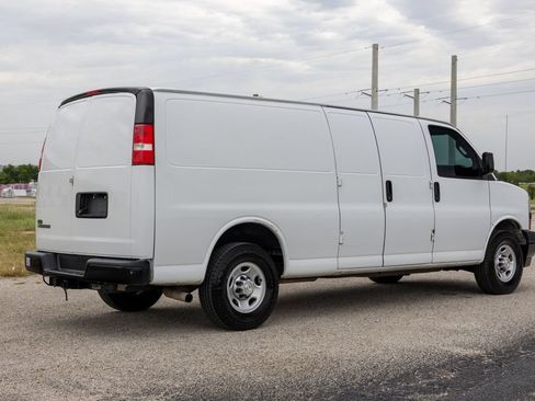 Used 2020 Chevrolet Express 3500 Extended w/ Driver Convenience Package RWD image 7