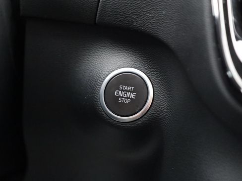 Used 2025 Volvo XC40 B5 Plus AWD/4WD image 38