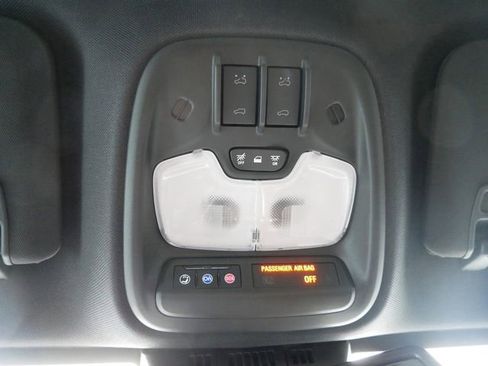 Used 2024 Chevrolet Colorado ZR2 w/ Technology Package image 25