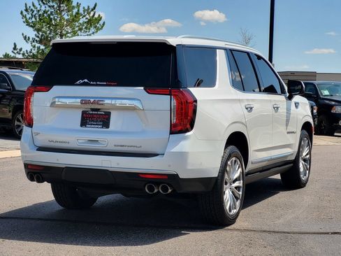 Used 2023 GMC Yukon Denali w/ Advanced Technology Package AWD/4WD image 4