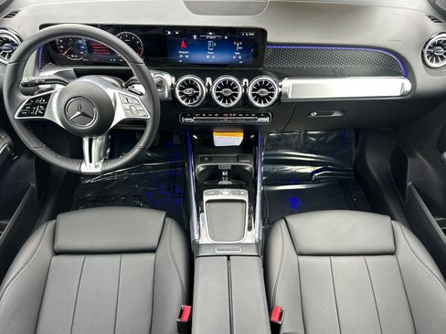 New 2025 Mercedes-Benz GLB 250 image 12
