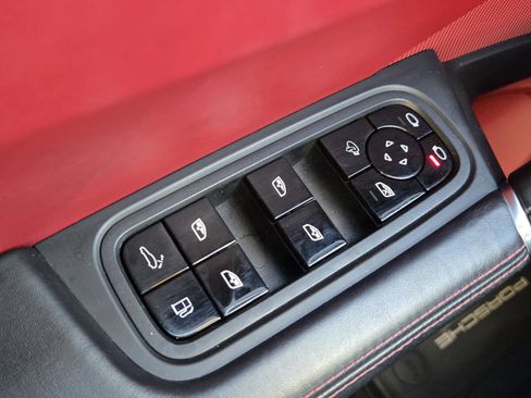 Used 2019 Porsche Cayenne E-Hybrid image 32