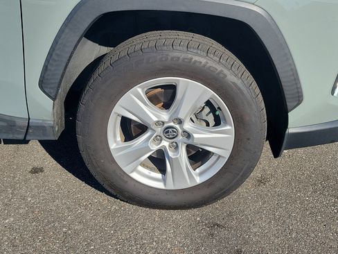 Used 2020 Toyota RAV4 XLE image 43