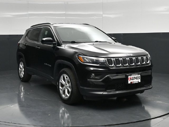Certified 2024 Jeep Compass Latitude AWD/4WD image 6