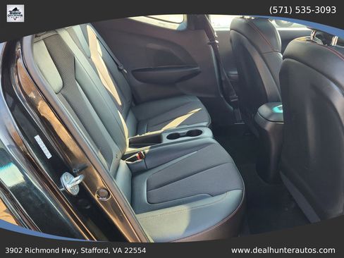 Used 2020 Hyundai Veloster Turbo FWD image 18