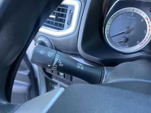 Used 2017 Nissan Titan SV image 12