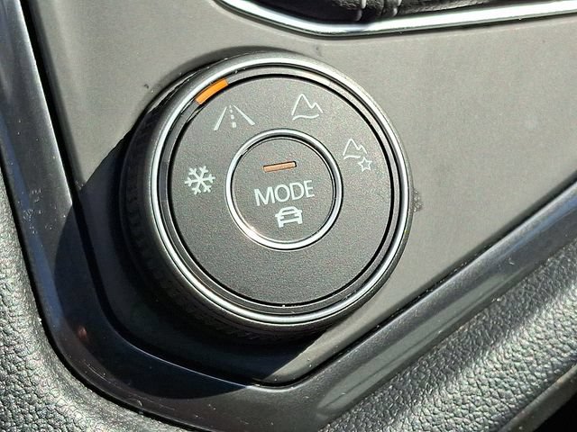 Used 2024 Volkswagen Tiguan SE AWD/4WD image 25