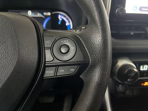 Used 2025 Toyota RAV4 XLE image 61