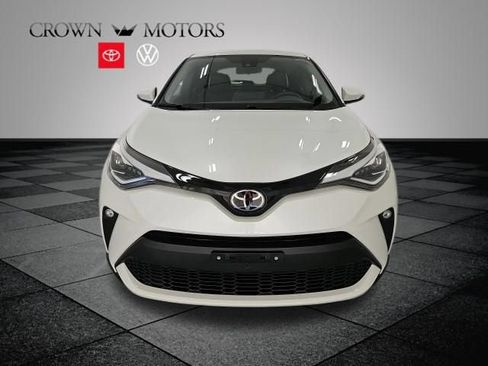 Used 2020 Toyota C-HR Limited FWD image 2