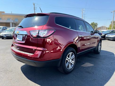 Used 2017 Chevrolet Traverse LT FWD image 3