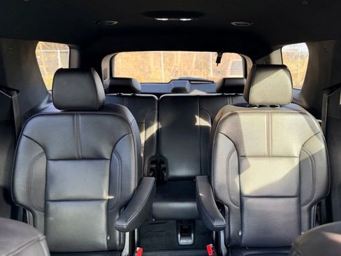 Certified 2023 Chevrolet Traverse RS image 28