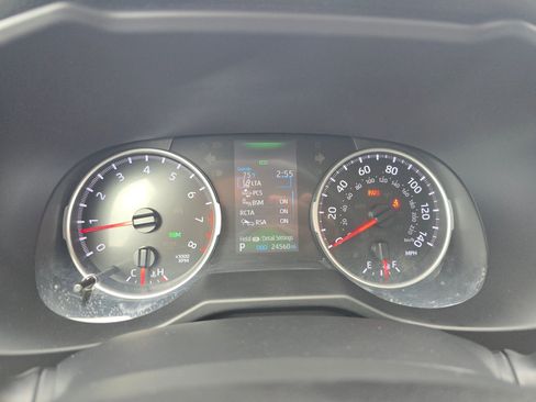 Used 2022 Toyota RAV4 XLE Premium image 19