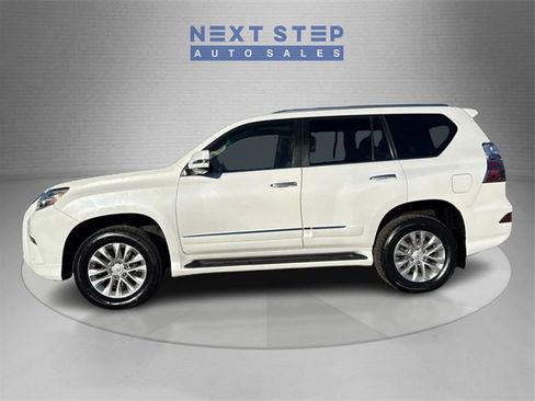 Used 2015 Lexus GX 460 image 4