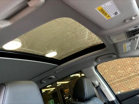 Used 2023 Acura MDX SH-AWD image 10