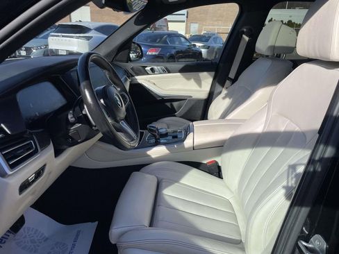 Used 2022 BMW X5 xDrive40i w/ M Sport Package image 14