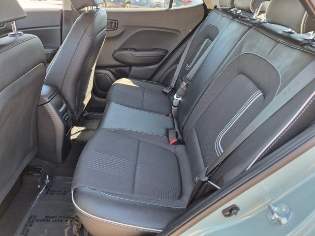 Used 2025 Hyundai Venue Limited FWD image 25