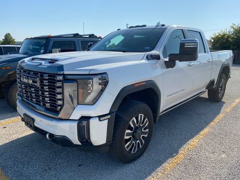 Used 2024 GMC Sierra 2500 Denali Ultimate AWD/4WD image 2