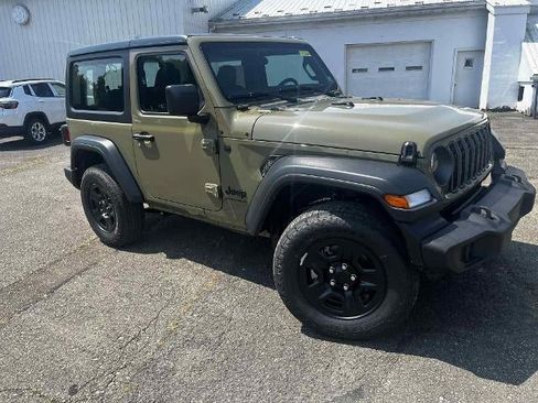 Used 2025 Jeep Wrangler Sport AWD/4WD image 10