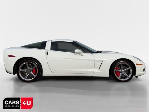 Used 2011 Chevrolet Corvette Coupe w/ 1LT image 8