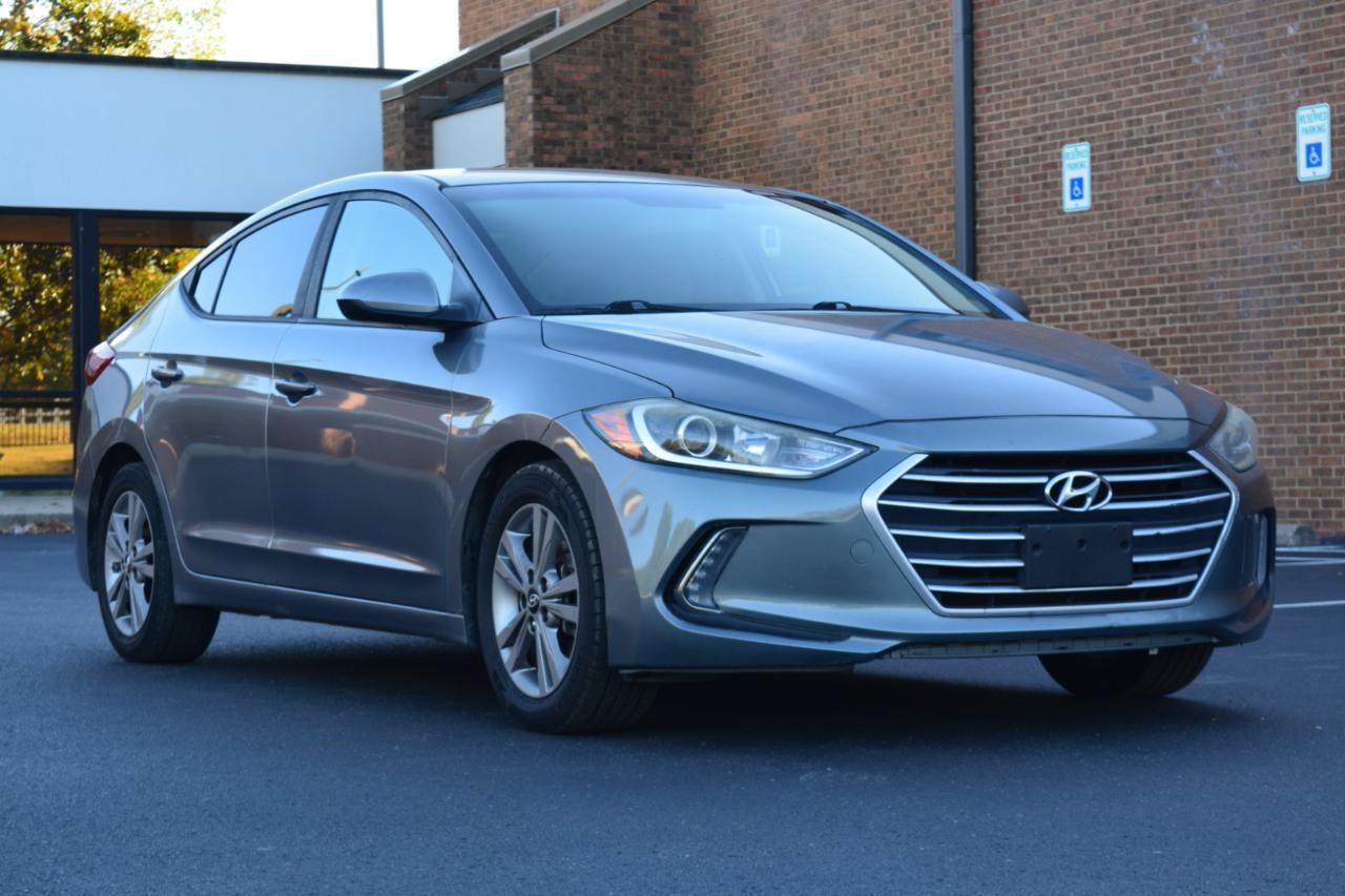 Used 2017 Hyundai Elantra SE w/ SE A/T Tech Package 03 FWD image 3