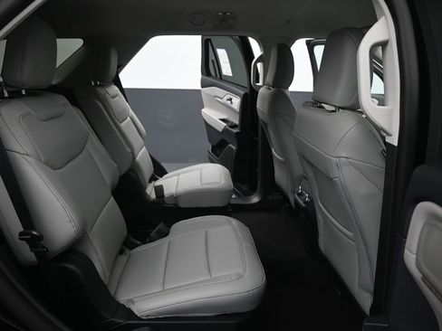 New 2026 Ford Explorer Active w/ Active Comfort Package image 12