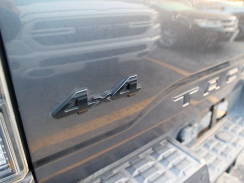 Used 2021 Toyota Tacoma Limited w/ Nightshade Package AWD/4WD image 12