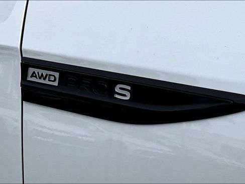 New 2026 Volkswagen ID.4 Pro S image 24