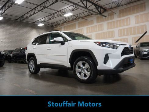 Used 2019 Toyota RAV4 LE w/ Carpet Mat Package AWD/4WD image 1