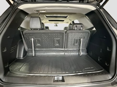 Used 2020 Chevrolet Traverse LT w/ LT Premium Package image 27