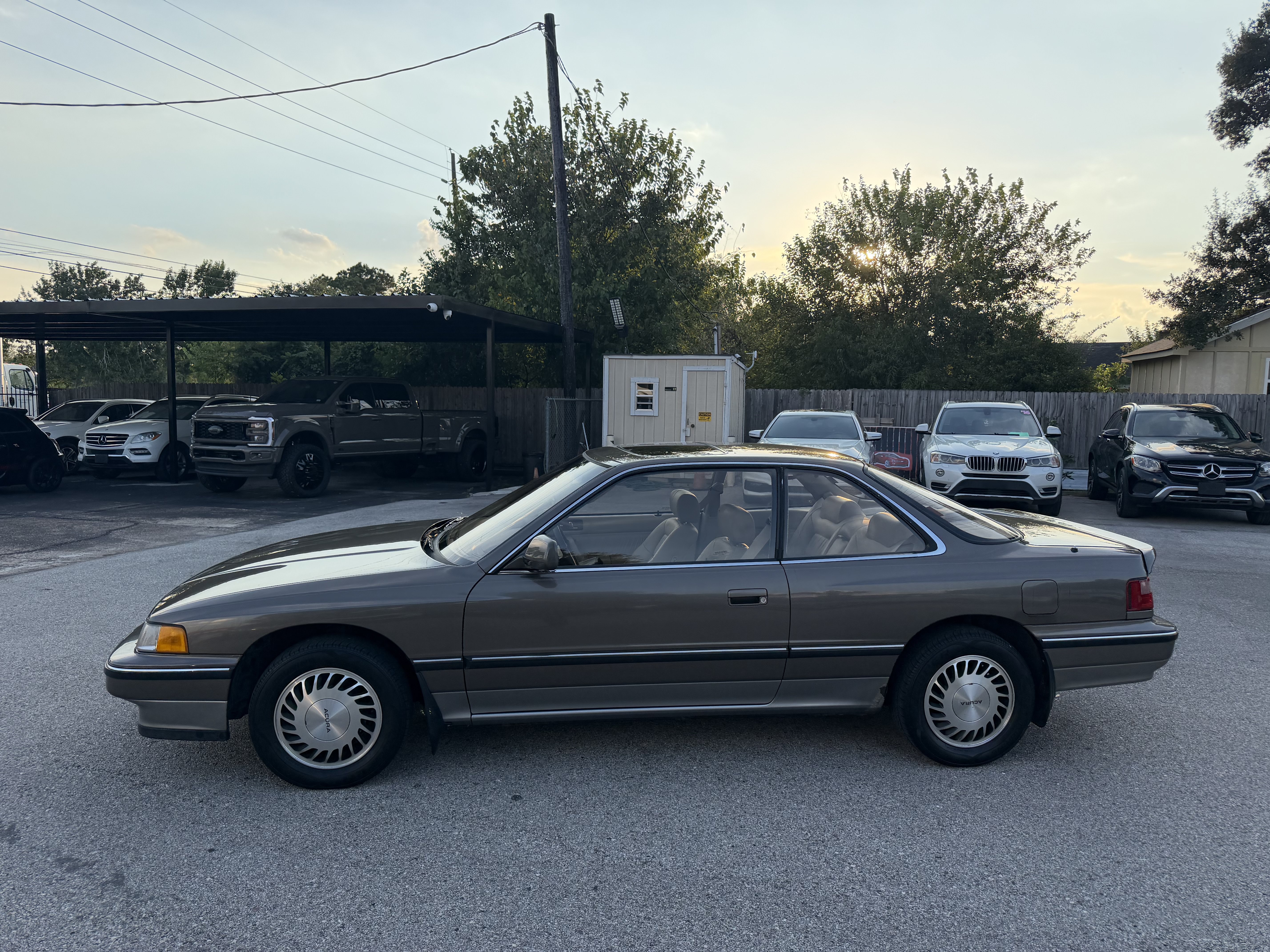 Used 1990 Acura Legend L FWD image 3