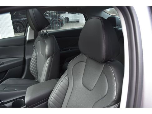 New 2026 Hyundai Elantra Limited image 27