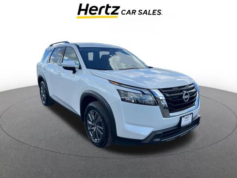 Used 2025 Nissan Pathfinder SV image 1