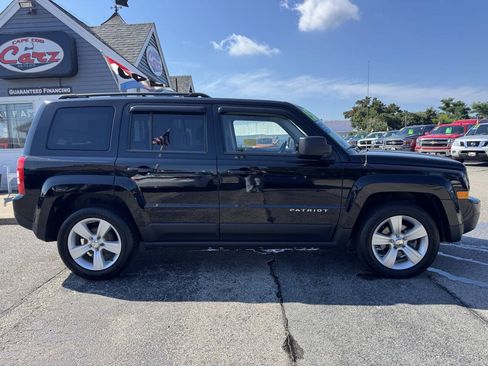 Used 2015 Jeep Patriot High Altitude FWD image 12