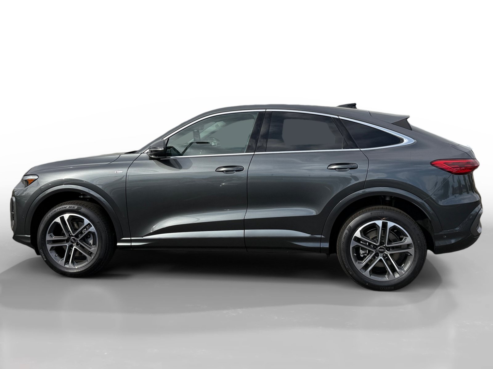 New 2026 Audi Q5 Premium Plus AWD/4WD image 2