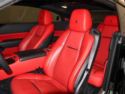 Used 2018 Rolls-Royce Wraith RWD image 15
