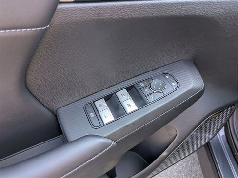 New 2025 Mitsubishi Outlander SE image 12