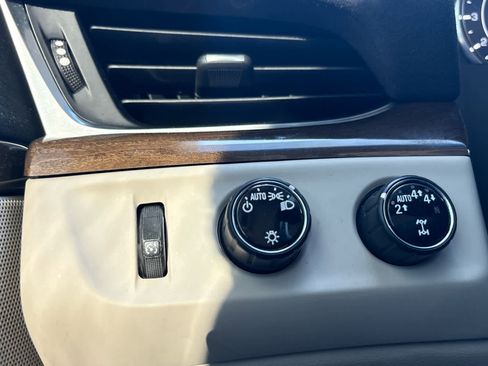 Used 2019 Cadillac Escalade Luxury image 23