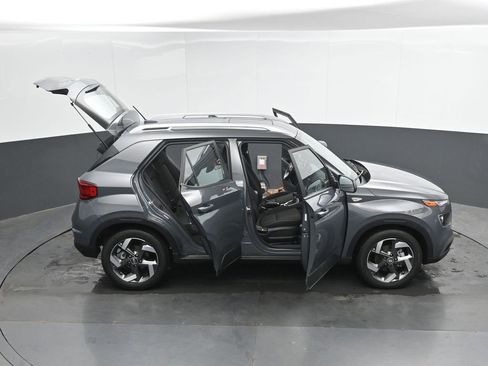 Used 2025 Hyundai Venue SEL FWD image 48