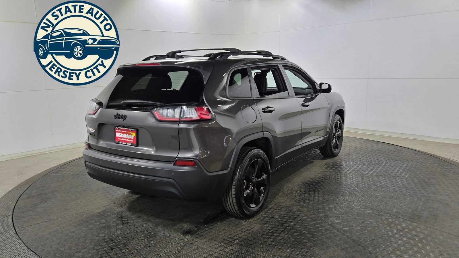 Used 2021 Jeep Cherokee Latitude Plus w/ Sun & Sound Group AWD/4WD image 7