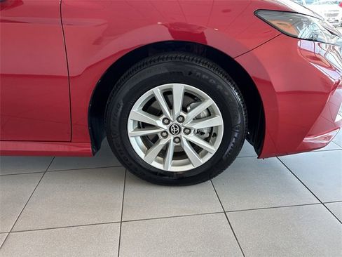 Used 2025 Toyota Camry LE w/ Convenience Package image 14